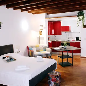 Hbhall Navigli 2 , Mailand Italien