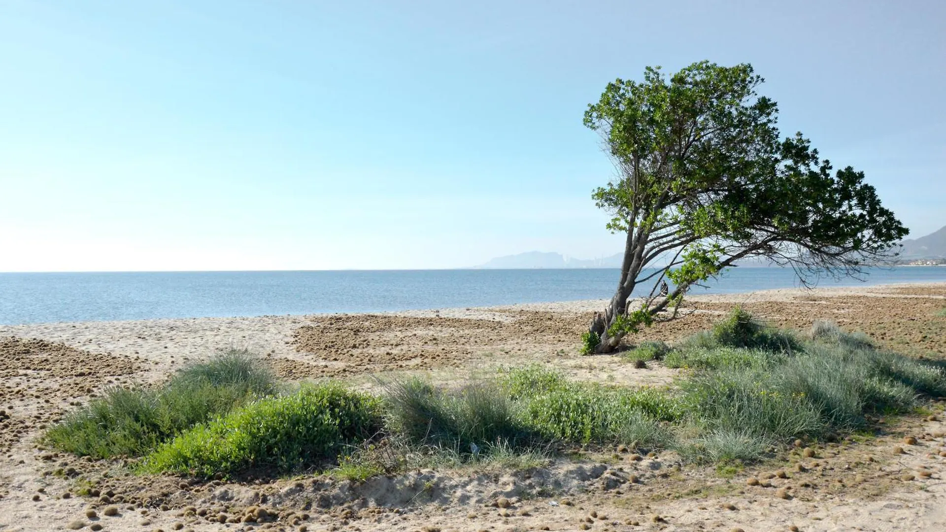 Bellissima Villetta ai piedi di Maddalena Spiaggia Capoterra Villa